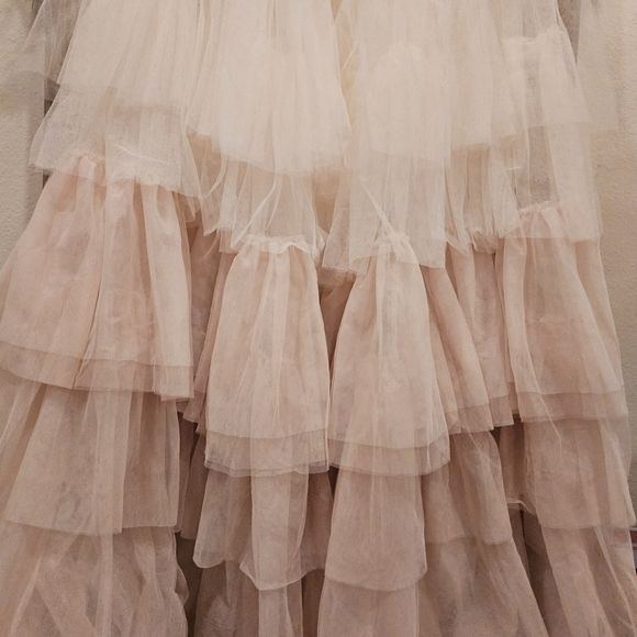 ROMWE Cream and Pink Layered Tulle Skirt - Picture 2 of 3